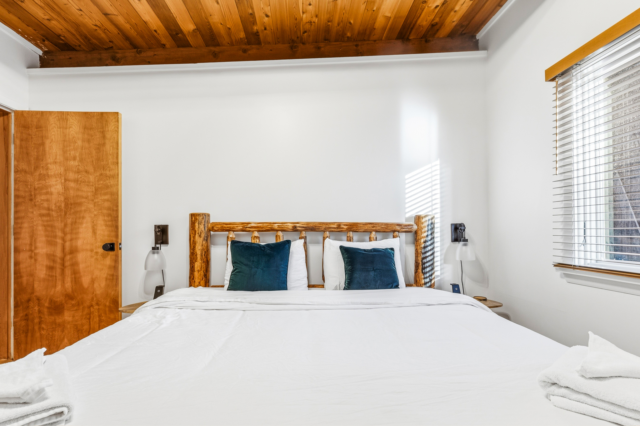 Bedroom 1 — workspace