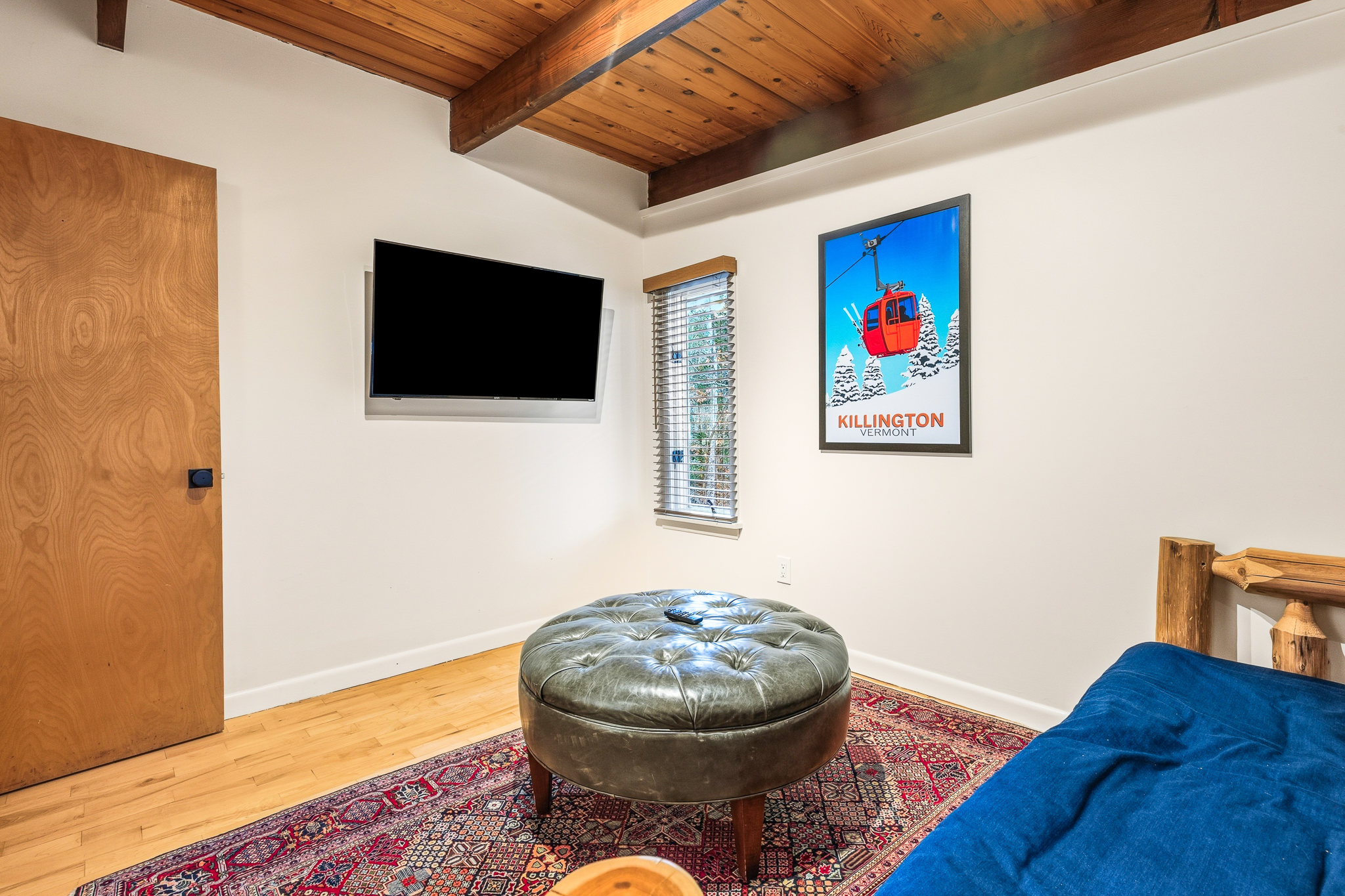Bedroom 3 — Roku TV and children's area
