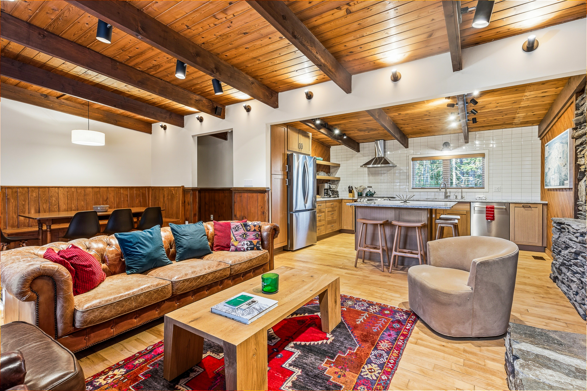 Living room — beam ceiling detail